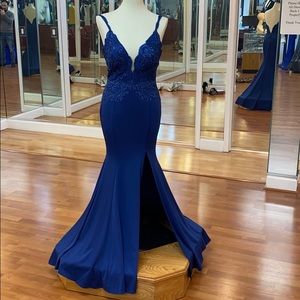 ✔️ Navy prom dress